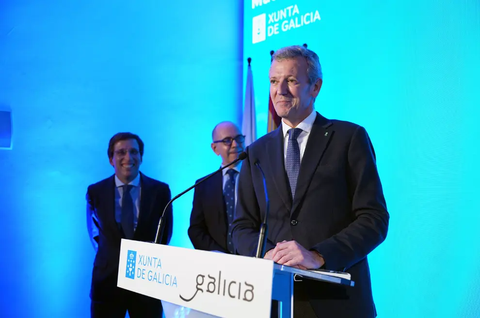O presidente da Xunta de Galicia, Alfonso Rueda, acompañado do conselleiro de Cultura, Lingua e Xuventude, José López Campos, da conselleira de Economía e Industria, María Jesús Lorenzana, e do director da Casa de Galicia en Madrid, Luis E. Ramos, participa no acto “Madrid, tengo algo que decirte” na Casa de Galicia en Madrid. 21/01/25.