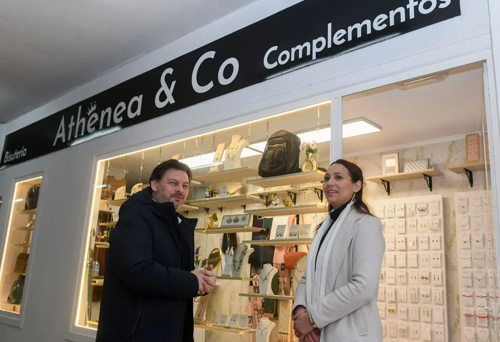 O secretario xeral da Emigración, Antonio Rodríguez Miranda, visita o negocio dunha galega retornada coincidindo coa publicación no Diario Oficial de Galicia das axudas ao retorno emprendedor. En Athenea&CO