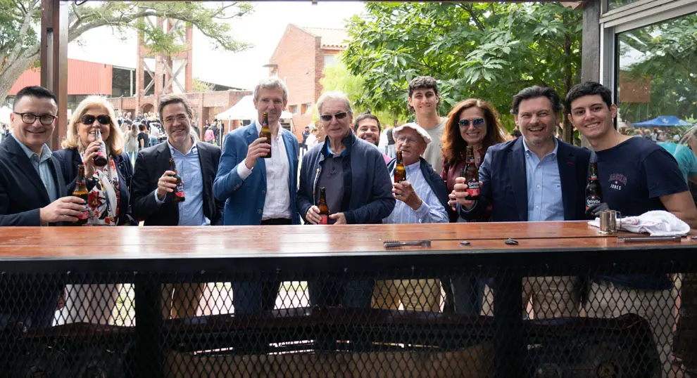 O presidente da Xunta, Alfonso Rueda, acompañado polo conselleiro de Emprego, Comercio e Emigración, José González, reúnese con entidades galegas no Uruguai. Sede deportiva do Centro Galego en Carrasco (Montevideo), 09/03/25.