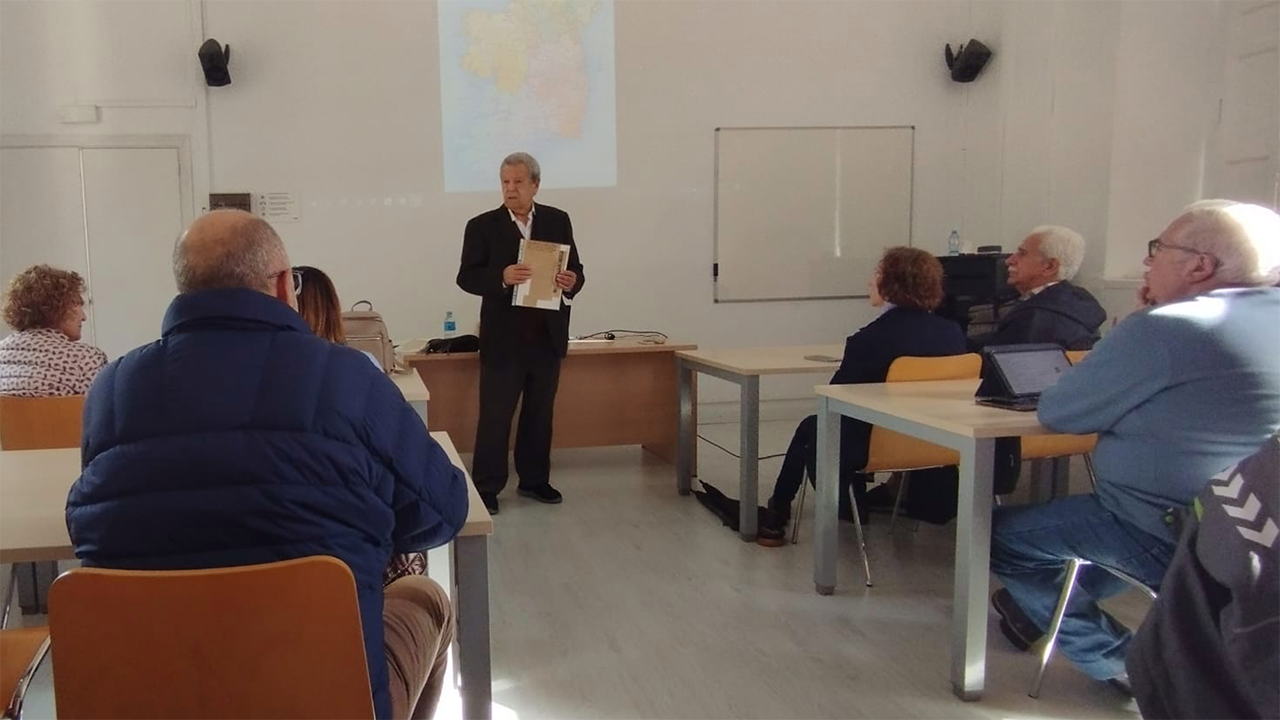 Malaga.Jose Antonio Sierra hablando