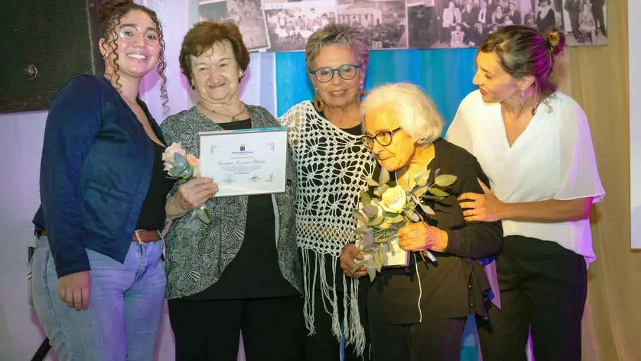 Uru.Dia Mujer 2