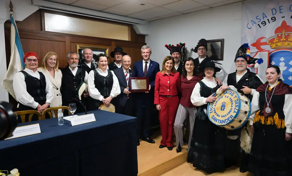 O presidente do Executivo autonómico, Alfonso Rueda, visita o Centro Gallego de Santander con motivo da súa distinción como socio de honra Centro Gallego de Santander (Santander), 03/04/25.