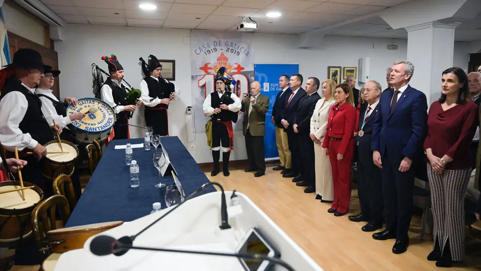 O presidente do Executivo autonómico, Alfonso Rueda, visita o Centro Gallego de Santander con motivo da súa distinción como socio de honra Centro Gallego de Santander (Santander), 03/04/25.