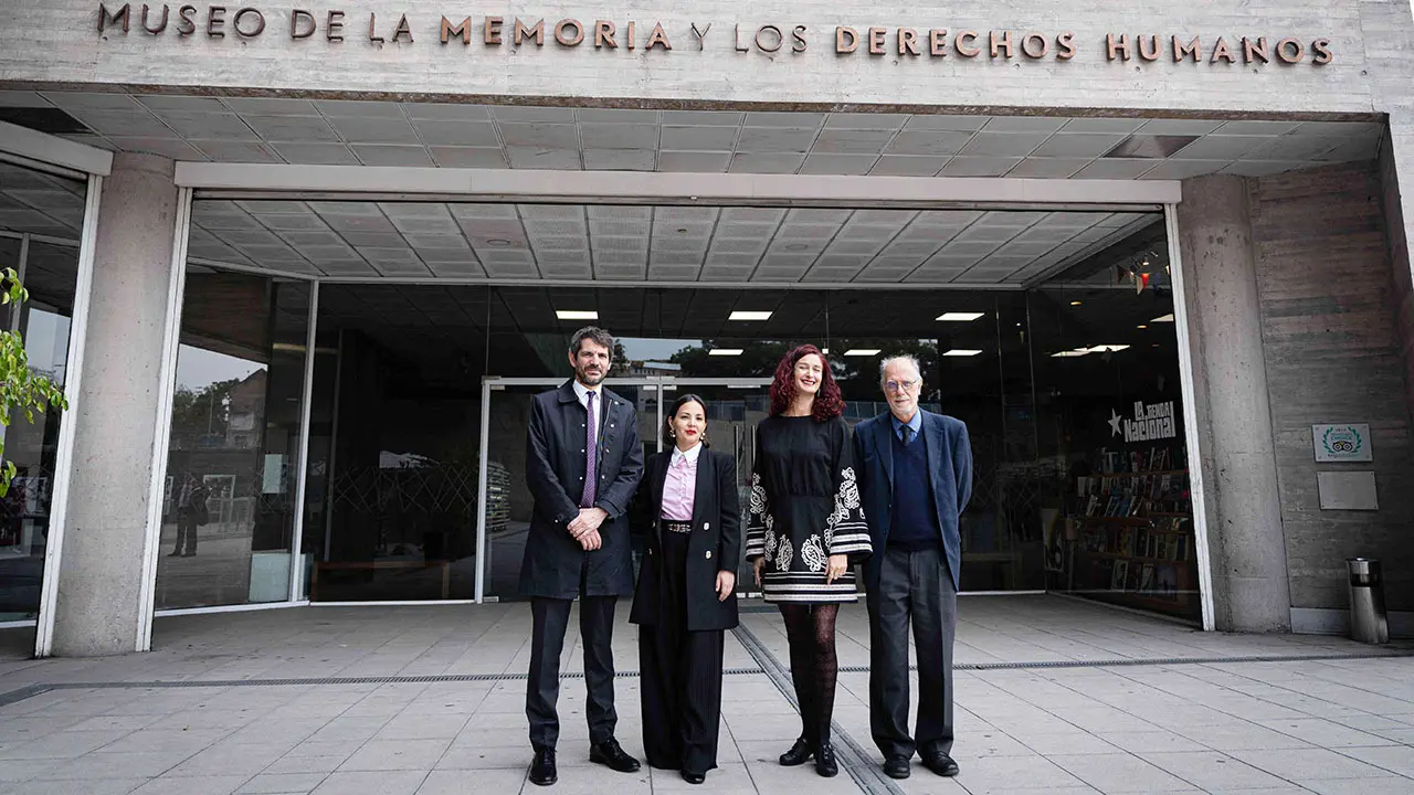 Chile-Urtasun visita museo memoria y derechos humanos