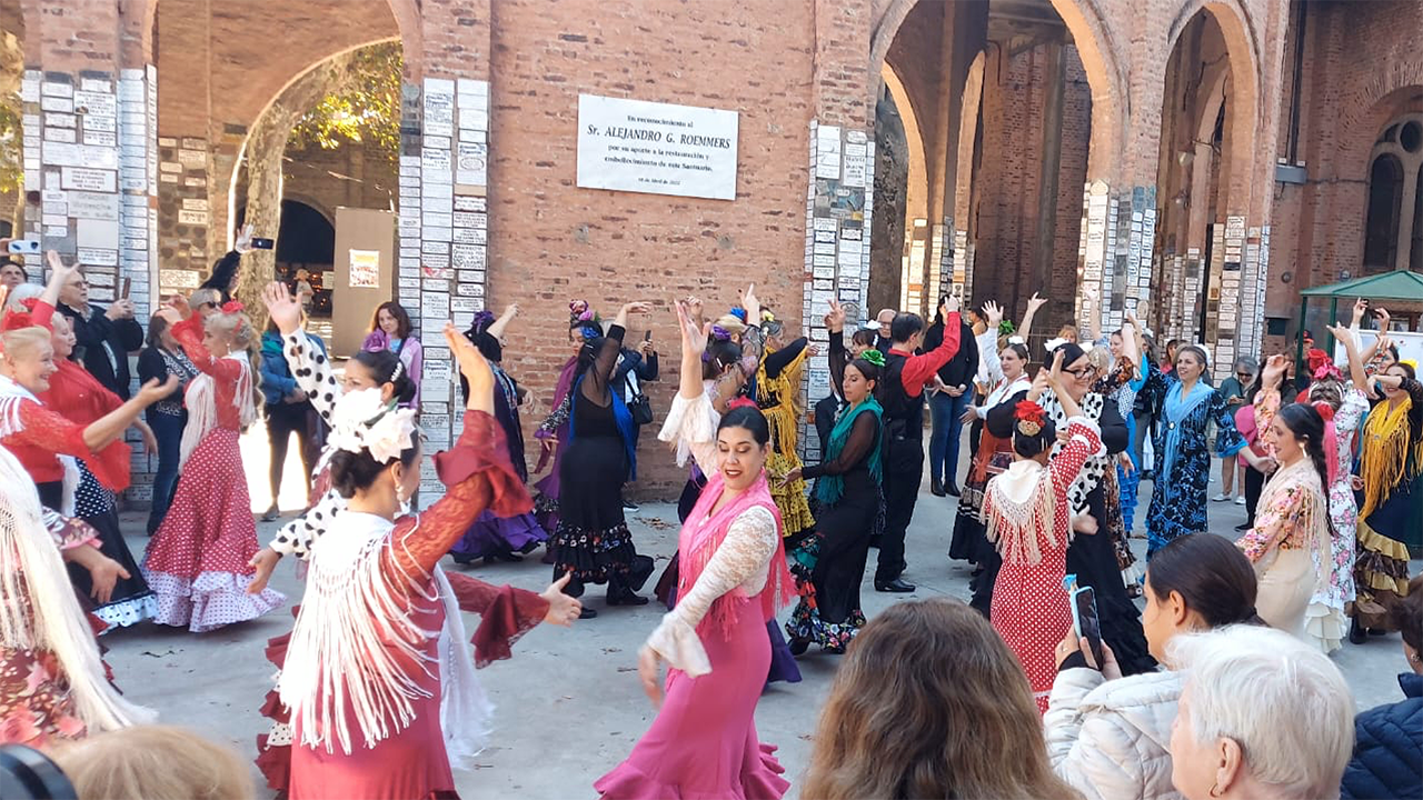 Sevillanas en el patio