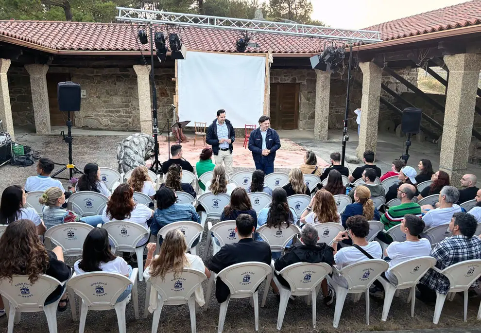 Miranda-Obra teatro en O Grove 7