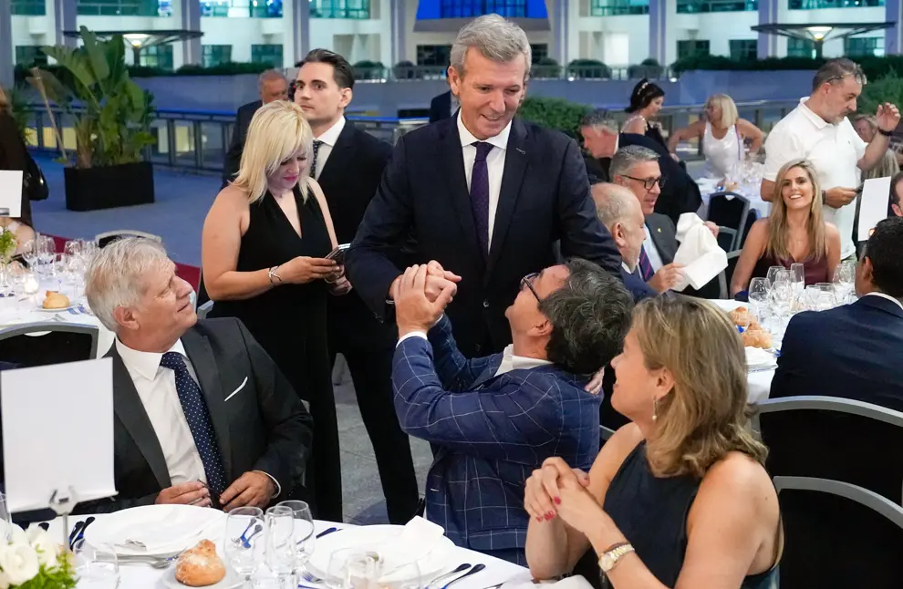 O titular do Goberno galego, Alfonso Rueda, participa na cea de gala e na entrega dos Títulos de Excelencia Galega 2025 organizada por AEGA-CAT.  Eurostars Grand Marina (Barcelona), 11/07/25.