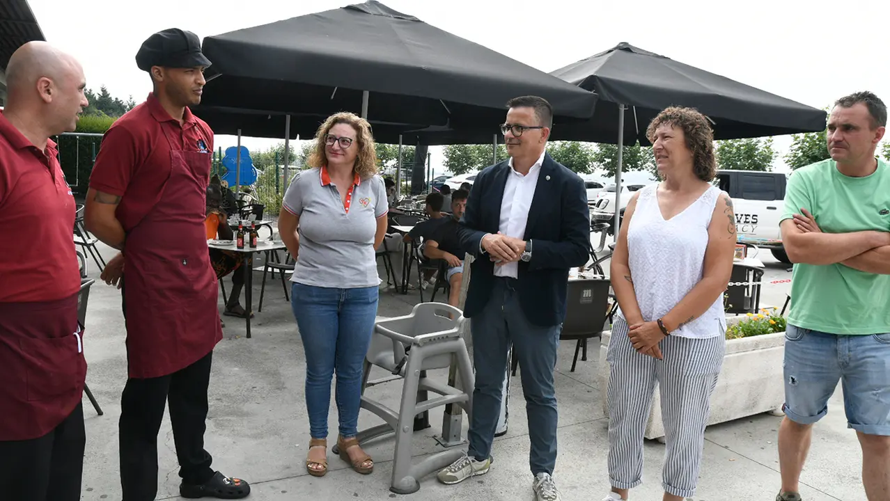 20250812ConselleiroEmpregoVisitaEstaciónServizoRiós2