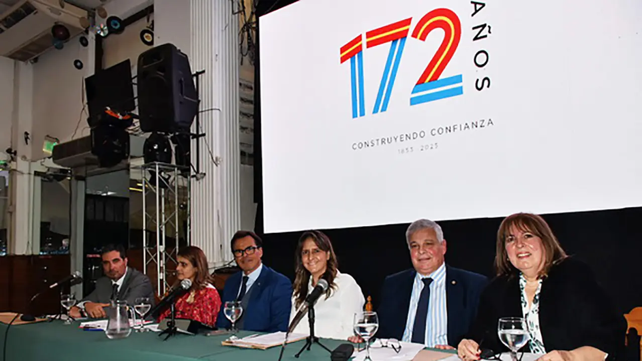 Uru.Asamblea La Española-mesa asamblea