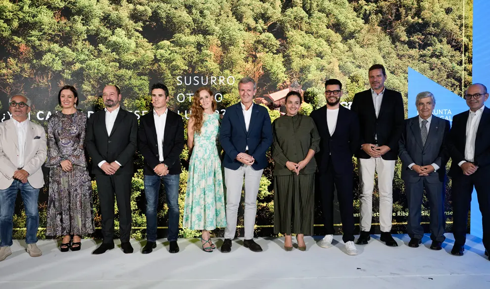 O presidente da Xunta, Alfonso Rueda, acompañado do conselleiro de Cultura, Lingua e Xuventude, José López Campos, e do director de Turismo de Galicia, Xosé Merelles, participa no acto de presentación da campaña de promoción turística de Galicia. Espacio Larra (Madrid), 29/09/25.