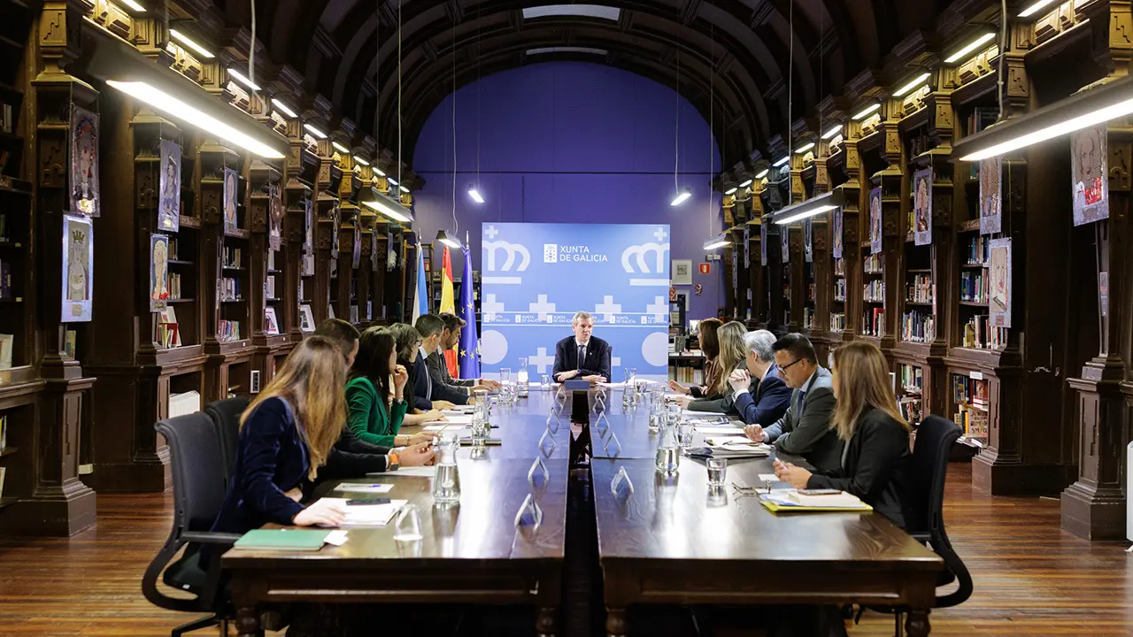 O titular do Executivo galego, Alfonso Rueda, presidirá a reunión do Consello da Xunta. Na biblioteca do IES Celso Emilio Ferreiro, no Mosteiro de San Rosendo (Celanova), 20/10/25.