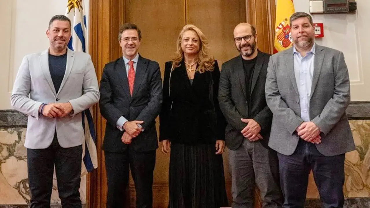 Tellez-Palacio Legislativo Uruguay 2