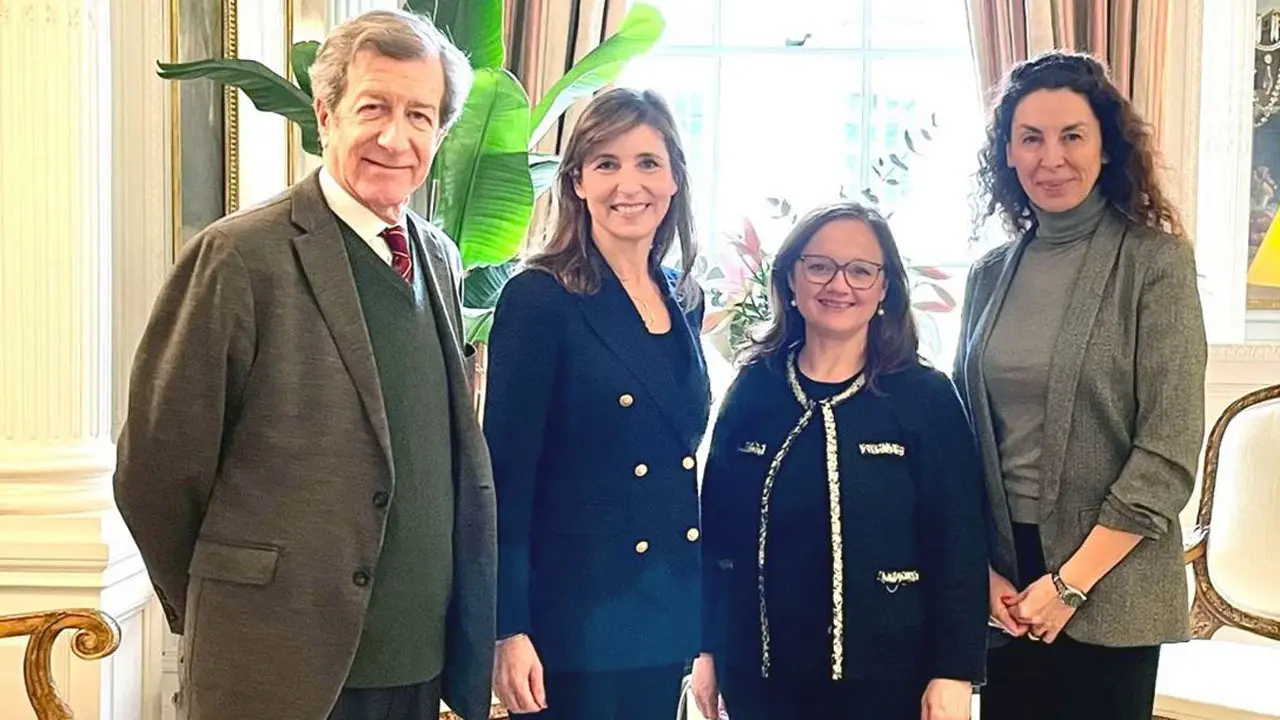 Reino Unido-Embajadora con Cris Cancer