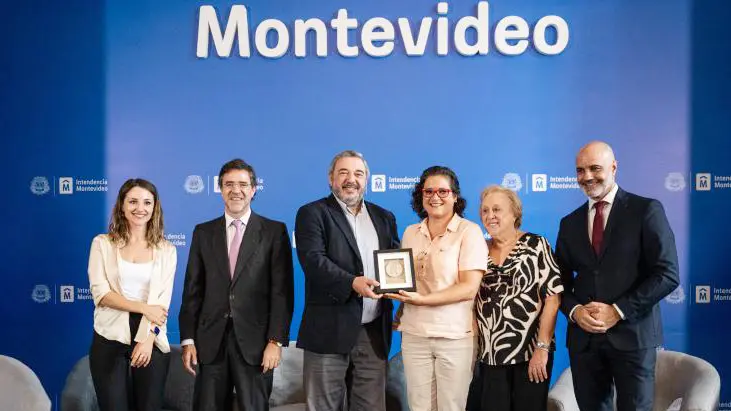 Uru.Distincion Casal Catala