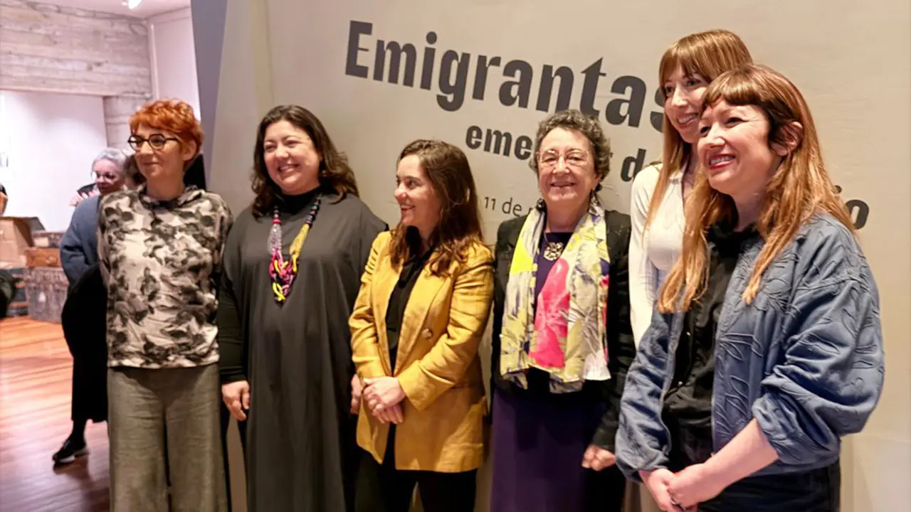 Emigrantas-Uqui Permuy Antia Perez Rosario Alvarez Ines Rey Zeltia Lado Kein aEspineira