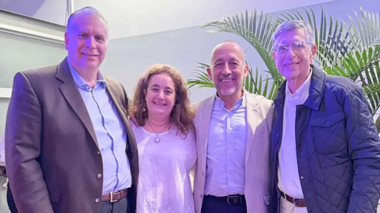 Uru.Aegu-Falando con elas 2