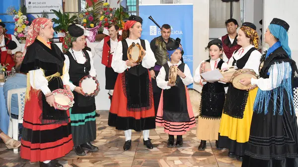 Uru.Casa de Galicia-pandereteiras