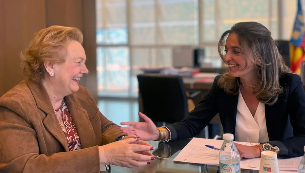 Consellera valenciana-reunion FECAV 1