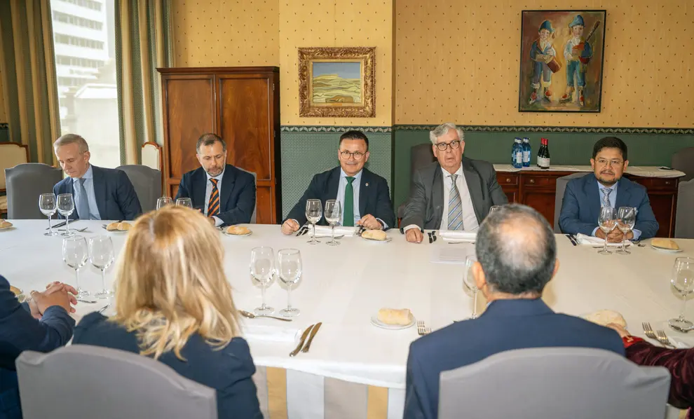 Gonzalez-Cuerpo Consular en Vigo 2