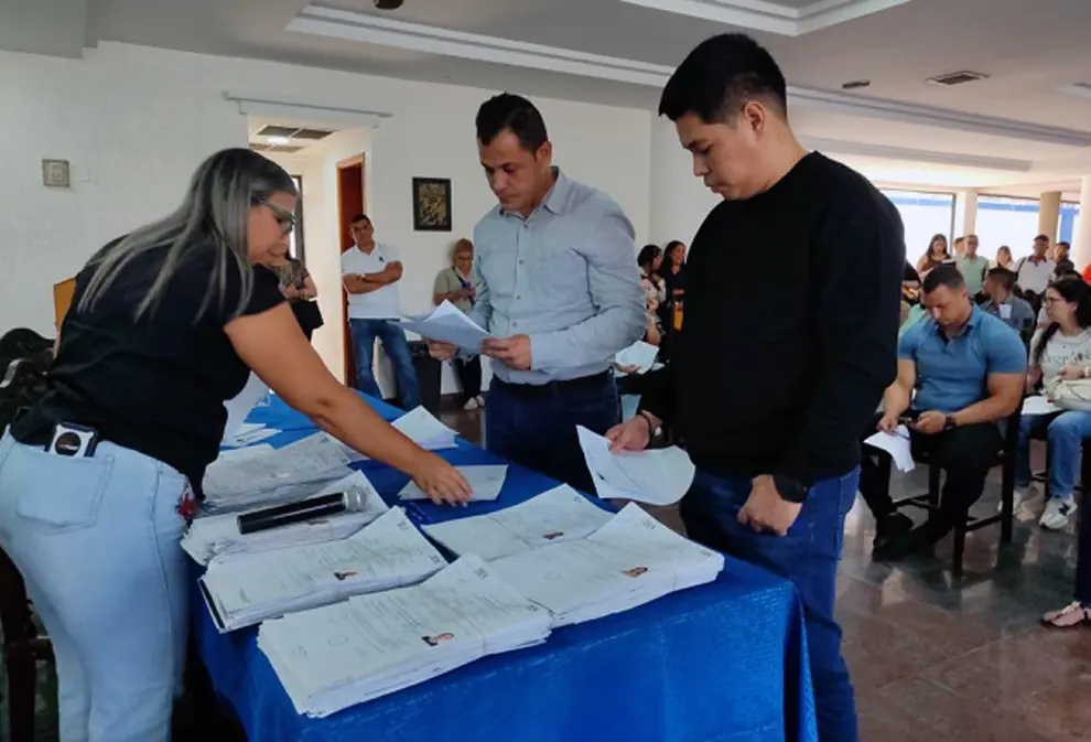 500 PERSONAS-CONSULADO LECHERIA 4