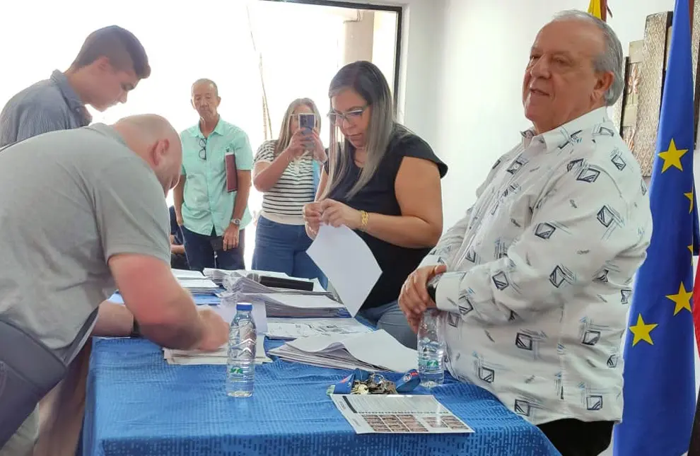 500 PERSONAS-CONSULADO LECHERIA 5