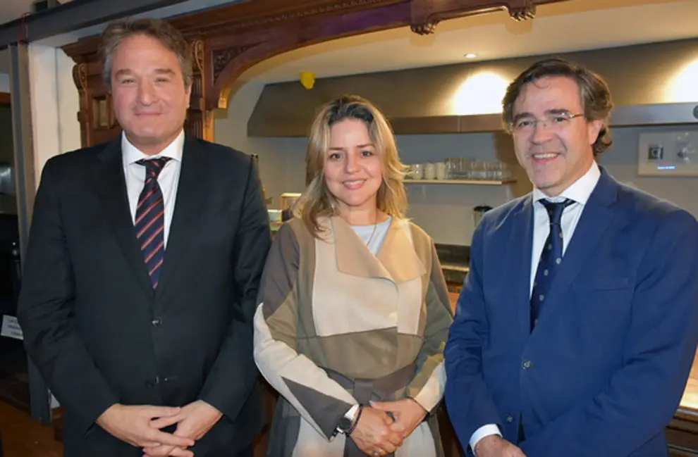Uru.consul-y-esposa-embajador