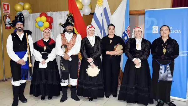 Uru.Aniv Alma Gallega-grupo danza