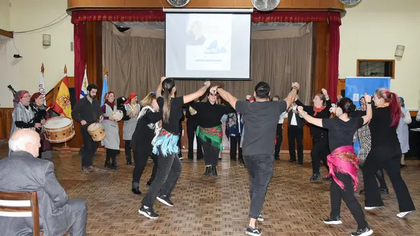Uru.Centro Pontevedres-danzaletras