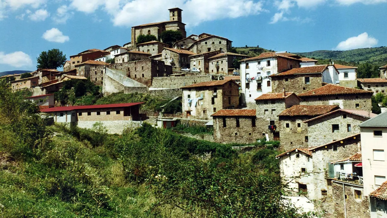 Foto 1-Fotografía tomada por Marina Ruesta en su visita a Montenegro de Cameros, Provincia de Soria en 1999.