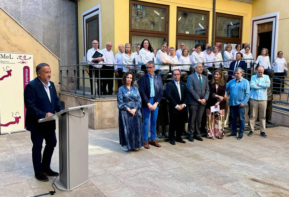 Homenaje al Emigrante Leones 5