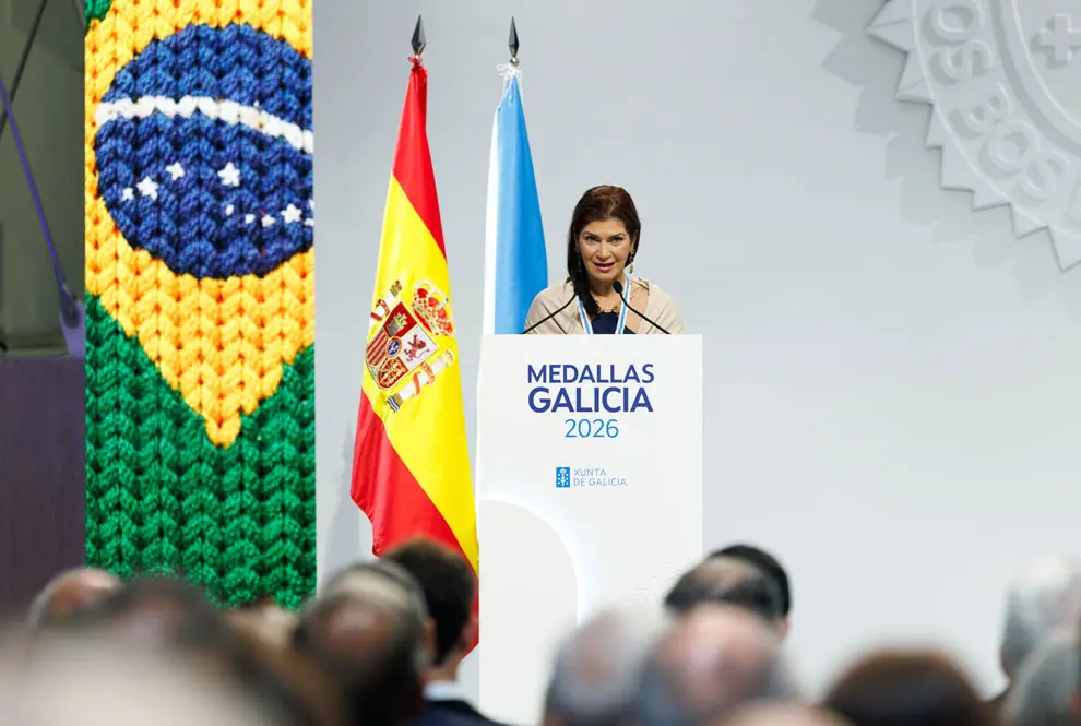 O presidente da Xunta de Galicia, Alfonso Rueda, acompa&ntilde;ado dos membros do Executivo auton&oacute;mico, preside a cerimonia de Entrega das Medallas de Galicia 2026 &aacute;s galardoadas Claudia Alicia &Aacute;lvarez Arg&uuml;elles, Beatriz Gil Fern&aacute;ndez, Carla Mar&iacute;a Angola Rodr&iacute;guez e Camila Fern&aacute;ndez. Cidade da Cultura (Santiago de Compostela), 24/07/26.