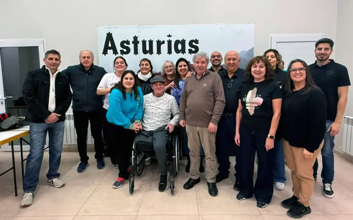 Centro Asturiano Comodoro copia