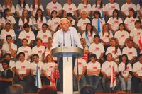  Emilio Pérez Touriño, durante su intervención en el mitin.