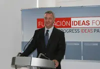  Jesús Caldera, durante la presentación en Argentina de la Fundación Ideas. 