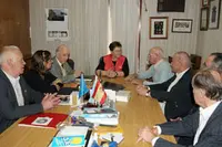  Teresa Ordiz, con la directiva de la Tinentense.