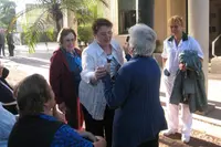 La responsable de Emigración conversó con los residentes del Hogar Español de Montevideo.