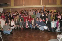  Agustín Torres posa con los participantes.