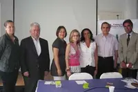  Ponentes junto a algunos representantes de la Fundación y el cónsul general de España en Venezuela. 