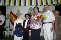  Guillermina Hernández y Vicente Barroso, junto dos integrantes de ‘Coros y Danzas de La Gomera en Venezuela’.