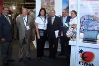  Omar Ferrer, presidente de Cavecon; Guido Tassini, presidente de Confex; Natalia Rodríguez Pérez, directora ejecutiva de Cavespa; Carlos Larrazábal, presidente de Conindustria y Anaibeth Ortega, coordinadora de Servicios Comerciales y Atención A