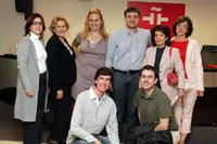  Pin y Herrera con la directiva de jóvenes.