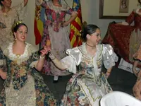 Los asistentes a la fiesta disfrutaron de las danzas folclóricas.