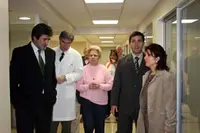 Pin recorre las obras ya casi terminadas del nuevo servicio de terapia intensiva del Hospital.