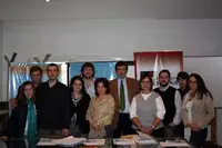 Pilar Pin, Yolanda Gómez, Guillermo Hernández posan con la directiva de Adjera.