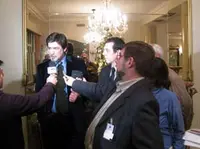 Guillermo Hernández Cerviño atendió a los medios de comunicación. 