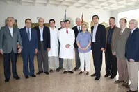  La comitiva zamorana, junto a directivos y médicos del Hospital. 