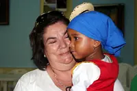  La viceconsejera felicit&oacute; a los m&aacute;s peque&ntilde;os despu&eacute;s de su actuaci&oacute;n.