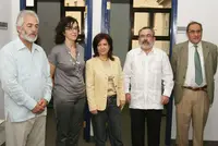  Las autoridades, durante la visita a la nueva sede de la Oficina. 
