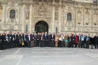  Mariano Rajoy posa con todos los participantes en la I Cumbre del PP Exterior celebrada en Le&oacute;n.