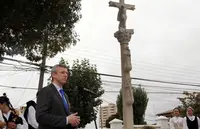  Alfonso Rueda, durante su discurso en la inauguraci&oacute;n del cruceiro en Valpara&iacute;so.